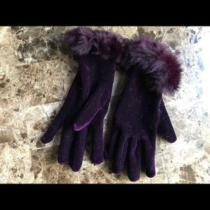 Gloves Velvet with Rabbit Trim Purple.